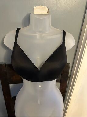 Victoria Secret  Seamless Black Wireless T-Shirt Bra 36DD